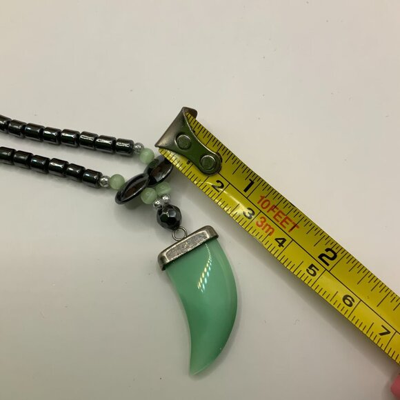 Hematite Vintage Green Aventurine Flat Tooth Claw Horn Necklace - Picture 7 of 7